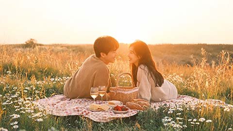 Analog Film Portrait: Warm, nostalgic film portraits with Kodak Portra and vintage glass.